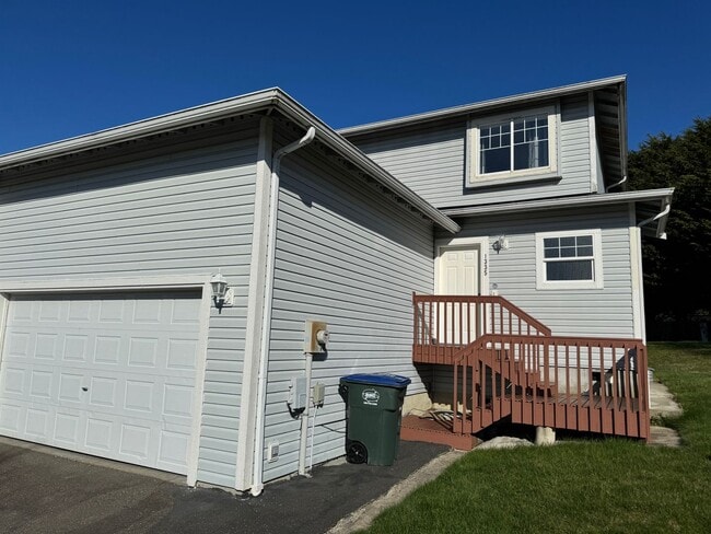 property at 1335-1335 Varsity Pl