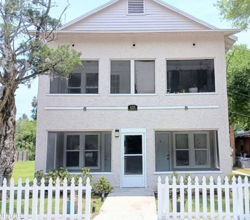 635 Tanglewood St in Daytona Beach, FL - Building Photo