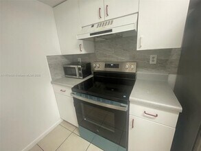 15221 SW 80th St in Miami, FL - Building Photo - Building Photo