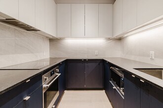 2180 Rue Sainte-Catherine E in Montréal, QC - Building Photo - Building Photo