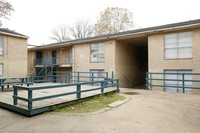 Victory Apartments in Houston, TX - Foto de edificio - Building Photo