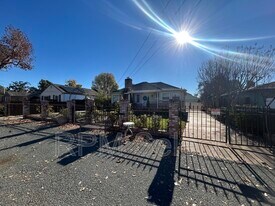 3454 Wren Ave in Concord, CA - Foto de edificio - Building Photo