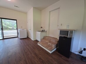 21030 Shangrila Dr in Red Bluff, CA - Building Photo - Building Photo