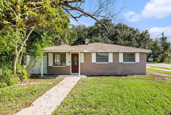 property at 4301 W Arch St