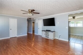 1227 Frayne Dr in New Carlisle, OH - Foto de edificio - Building Photo