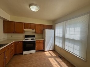718 Pine Tree Ct in Warrenton, VA - Building Photo - Building Photo
