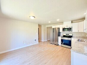 7621 NE 158th Ave in Vancouver, WA - Foto de edificio - Building Photo