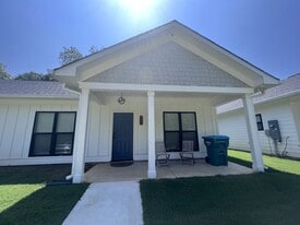 125 Cayuga St in Hartwell, GA - Building Photo