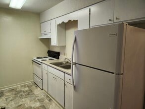 29 6th St, Unit 29 D in Shalimar, FL - Foto de edificio - Building Photo