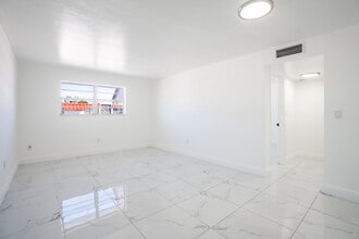 Blackstone Apartments in Hialeah, FL - Building Photo - Interior Photo