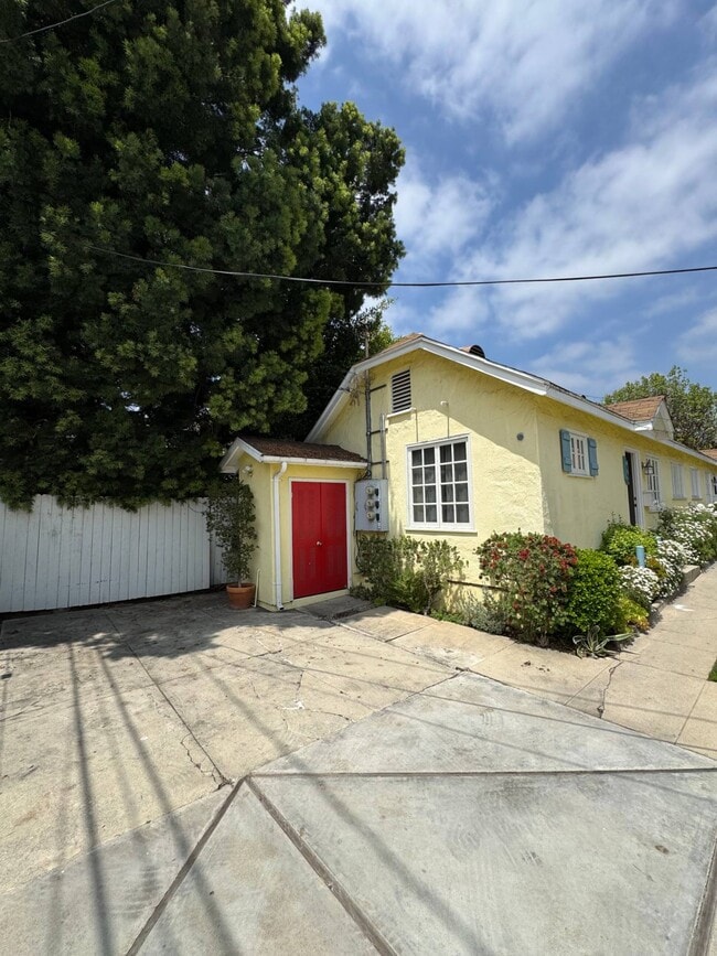 9014 Rangely Ave in West Hollywood, CA - Building Photo - Building Photo