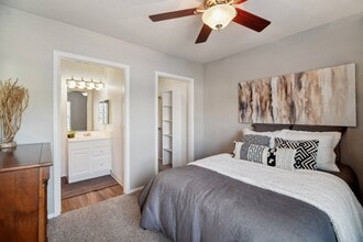 Dakota Ridge in Littleton, CO - Foto de edificio - Building Photo