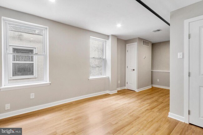 1929 Christian St-Unit -31 in Philadelphia, PA - Building Photo - Building Photo