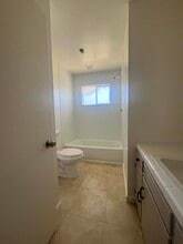 480 Iona Ave in Lemoore, CA - Building Photo - Building Photo