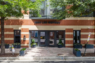 3800 Lofts in Arlington, VA - Foto de edificio - Building Photo