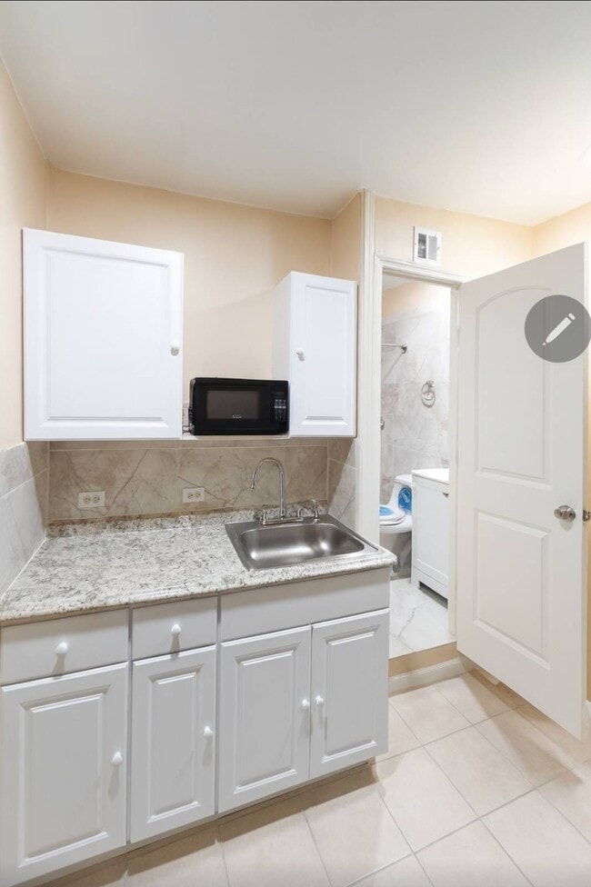 8181 8181 Northwest South River Dr in Medley, FL - Building Photo - Building Photo