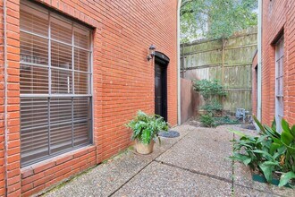 2225 Mimosa Dr in Houston, TX - Building Photo - Building Photo