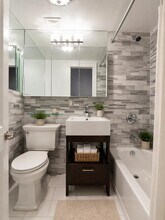 53 Leroy St, Unit 2C in New York, NY - Foto de edificio - Building Photo