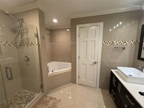 6765 Lisa Ln in Atlanta, GA - Building Photo - Building Photo