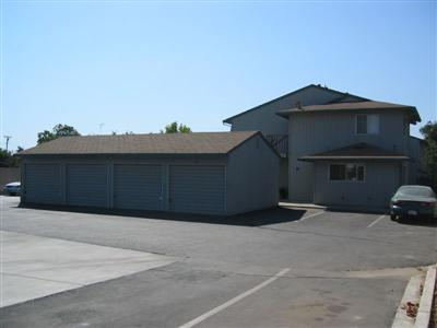 425 E Alameda St in Manteca, CA - Foto de edificio - Other