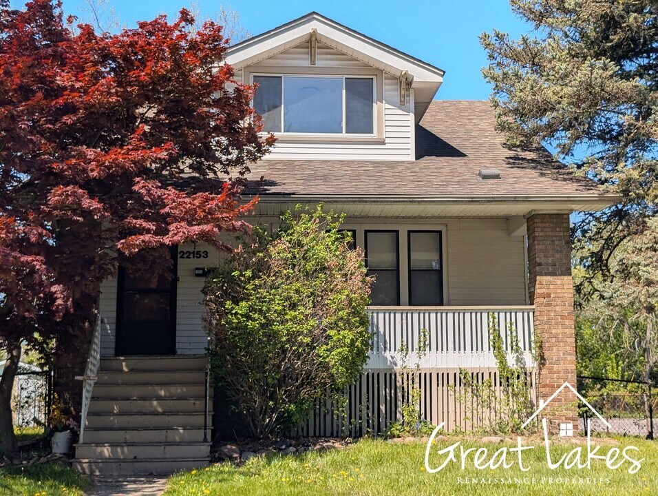 22153 Pleasant Ave in Eastpointe, MI - Building Photo