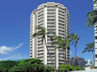 Holiday Village Condominium in Honolulu, HI - Building Photo - Building Photo