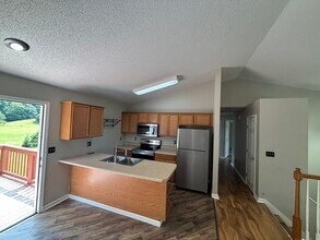 153 Meadowlark Drive in Jonesborough, TN - Building Photo - Building Photo