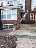 6904 Dicks Ave in Philadelphia, PA - Building Photo