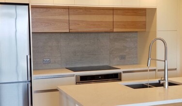 989 Johnson St in Victoria, BC - Building Photo - Building Photo