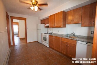 13 Linden St, Unit 3 in Somerville, MA - Foto de edificio - Building Photo