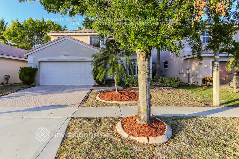 2893 SW 174th Ave in Miramar, FL - Building Photo