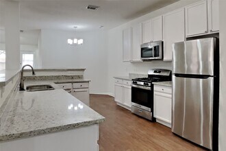 10414 Falling River Dr in Houston, TX - Building Photo - Building Photo