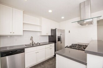 180 Rochester St in Costa Mesa, CA - Building Photo - Building Photo