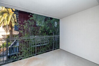 630 Mariposa in Oakland, CA - Foto de edificio - Building Photo