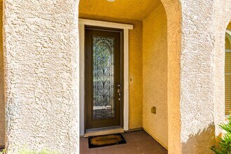 12053 Hathaway Pines Dr in Las Vegas, NV - Building Photo - Building Photo