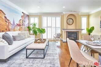 412 S Wilton Pl in Los Angeles, CA - Building Photo - Building Photo