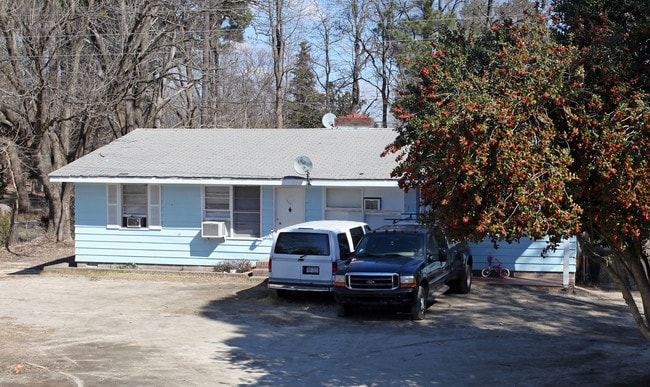 3305-3313 Poole Rd in Raleigh, NC - Building Photo - Building Photo