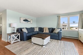 911 Ocean Blvd in Rye, NH - Building Photo - Building Photo