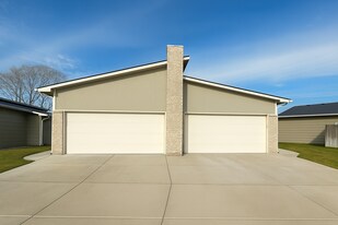 11643-11645 E Harry Ct in Wichita, KS - Building Photo