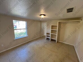 1704 Sheldon St in Clovis, NM - Building Photo - Building Photo