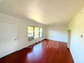 655 N Manhattan Pl in Los Angeles, CA - Building Photo - Building Photo