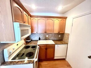 6600 NE 22nd Way in Fort Lauderdale, FL - Foto de edificio - Building Photo