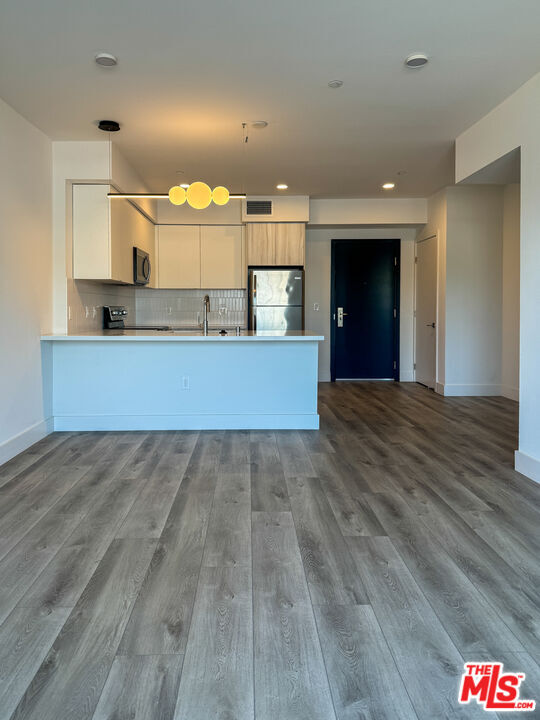 property at 6535 Melrose Ave