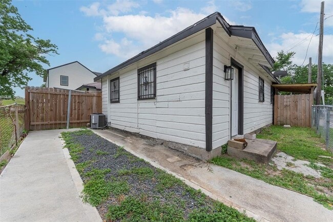 property at 1209 Cabell St