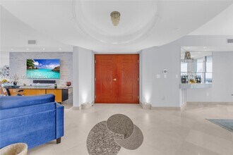 19111 Collins Ave, Unit 1607 in Sunny Isles Beach, FL - Building Photo - Building Photo