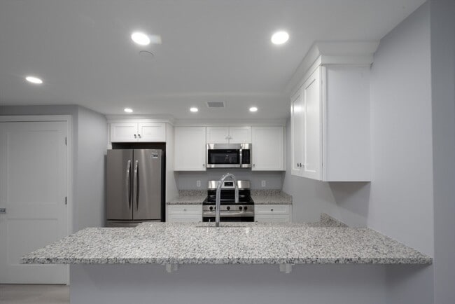 245 Elm St in Braintree, MA - Building Photo - Building Photo