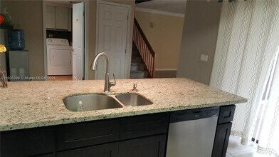 8137 S Coral Cir in North Lauderdale, FL - Building Photo - Building Photo