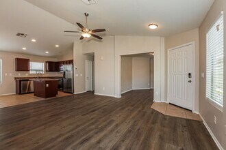 1658 E Shari St, Unit 276 in San Tan Valley, AZ - Foto de edificio - Building Photo