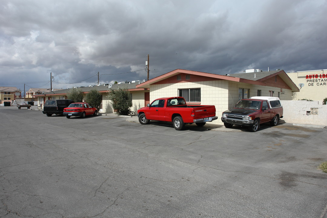 1761 N Nellis Blvd in Las Vegas, NV - Building Photo