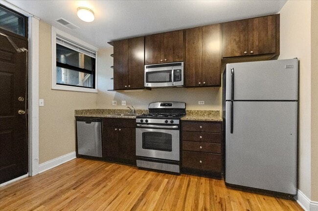 3706 N Sheffield Ave, Unit 1